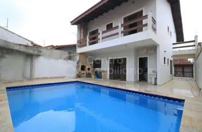 Casa à venda com piscina e 4 quartos em peruíbe, no bairro jardim star