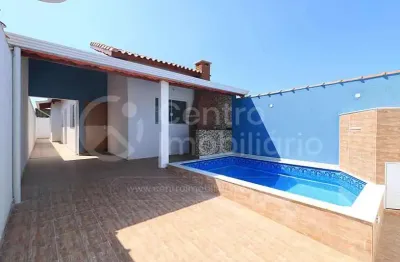 Casa à venda com piscina e 2 quartos em peruíbe, no bairro flora rica iii