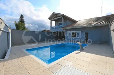 Casa à venda com piscina e 5 quartos em peruíbe, no bairro balneario continental