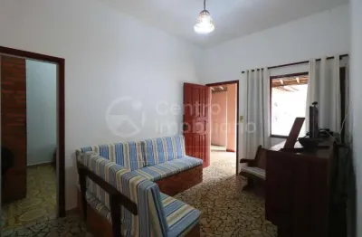 Casa à venda com 2 quartos em peruíbe, no bairro centro