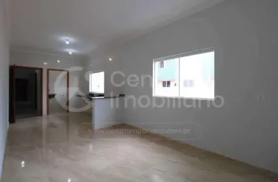 Apartamento à venda com 2 quartos (1 suítes) em peruíbe, no bairro centro