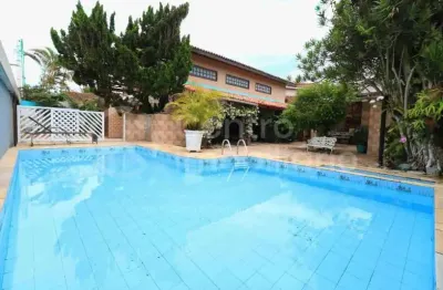 CASA à venda com piscina e 4 quartos em Peruíbe, no bairro Cidade Nova Peruíbe
