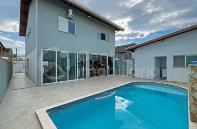 Casa à venda com piscina e 4 quartos em peruíbe, no bairro cidade nova peruíbe