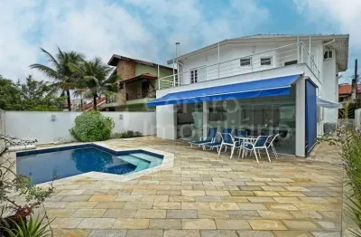 Casa à venda com piscina e 5 quartos em peruíbe, no bairro bougainvillee iii