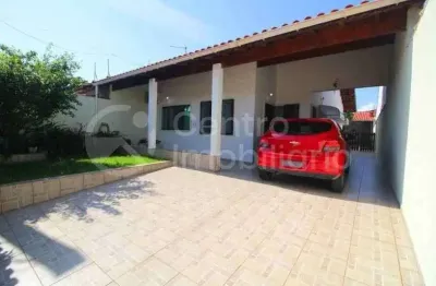 Casa à venda com 4 quartos em peruíbe, no bairro maria h novaes