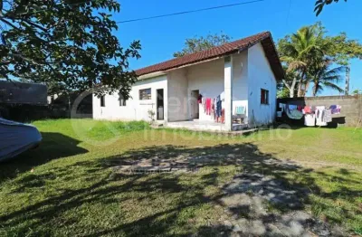 Casa com 3 quartos à venda no jardim Somar, Peruíbe 