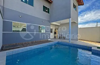Casa à venda com piscina e 3 quartos em peruíbe, no bairro flora rica