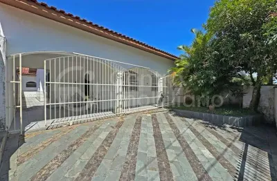 Casa à venda com 3 quartos em peruíbe, no bairro jardim três marias