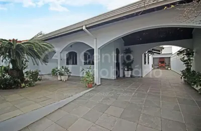 Casa à venda com 3 quartos em peruíbe, no bairro parque balneario oasis