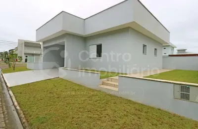 Casa à venda com piscina e 4 quartos em peruíbe, no bairro jd tres marias
