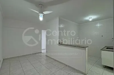 Apartamento à venda com 2 quartos em peruíbe, no bairro centro