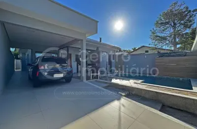 Casa à venda com piscina e 3 quartos em peruíbe, no bairro jardim três marias