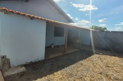 Casa com 3 quartos à venda na Avenida B, 19, Itaguaí II, Caldas Novas