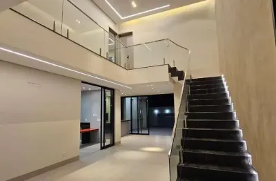 Casa em condomínio fechado com 3 quartos à venda no Jardim Inconfidência, Uberlândia 