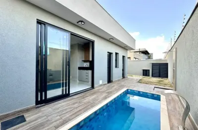 Casa térrea com 03 suítes, 05 banheiros, completa em armários à venda no portal da mata