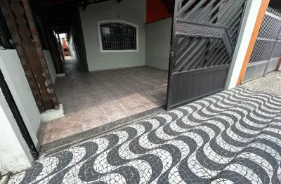 Casa geminada! 2 dormitórios 1 suíte! ótima localização