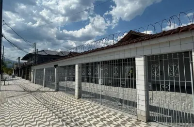 Linda casa de condomínio terra á 600 metros da praia!