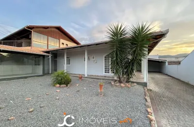 Casa com 3 dormitórios sendo 1 suíte à venda por r$ 550.000 - passo manso - blumenau/sc