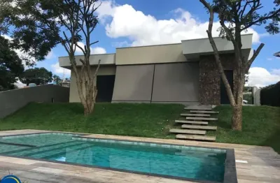 Linda chácara com fachada diferenciada em terras de itaici com três suites,sendo uma master com closet em indaiatuba.