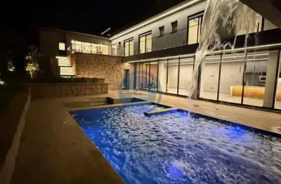 Lindíssima casa de alto padrão no condomínio reserva petrus em indaiatuba.