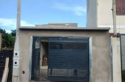 Imperdível oportunidade! casa à venda no centro de indaiatuba-sp, 3 quartos, 1 suíte, 2 salas, 2 banheiros, 2 vagas, 122m².