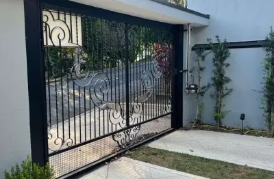 Casa à venda em indaiatuba-sp: sobrado de 3 quartos com 2 suítes, 2 salas e 3 vagas de garagem no jardim europa ii.