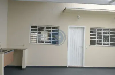 Casa térrea à venda em indaiatuba-sp, bairro jardim valença. 3 quartos, 1 suíte, 2 salas, 2 banheiros, 2 vagas de garagem.