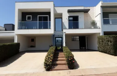Casa de luxo em condomínio: 3 quartos, 3 suítes, 2 salas, 5 banheiros, 4 vagas na cidade de indaiatuba-sp.