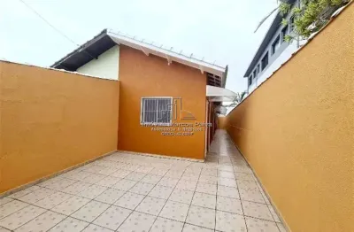 Casa lado praia, 50m do mar, no bairro santa eugenia, em mongaguá.