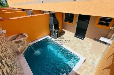 Casas com piscina privativa a poucos metros da avenida principal!