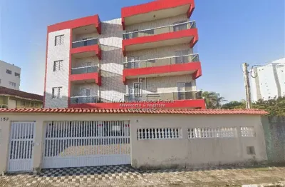 Apartamento mobiliado, pertinho da praia e a poucos minutos do centro de mongaguá.
