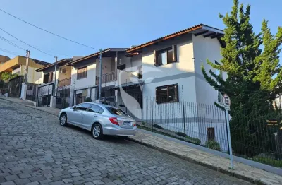 Casa com 3 quartos à venda no de lazzer, caxias do sul  por r$ 990.000
