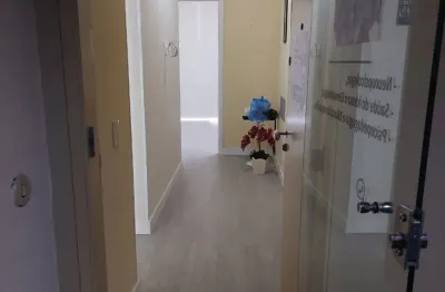 Sala comercial com 1 sala à venda na Rua Gavião Peixoto, 182, Icaraí, Niterói