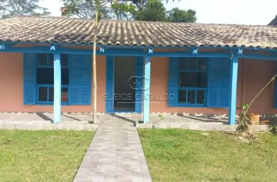 Casa com 3 quartos à venda na servidão bosque dos eucaliptos, 223, campeche, florianópolis por r$ 2.350.000