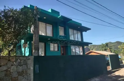 Casa para alugar na servidão olaria do sul, 350, armação do pântano do sul, florianópolis por r$ 4.800