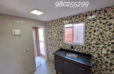 Vendo Casa de 1 quarto com área de lavanderia terraço e churrasqueira excelente para investidores aluguel de 900 a 1300 mensais.