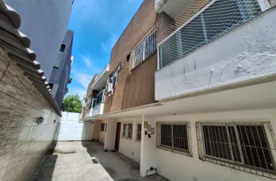 Vendo casa linda em nilópolis já com armários e prontinha pra morar.