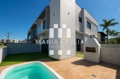 Casa à venda em florianópolis, itacorubi, com 3 suítes, com 226 m²