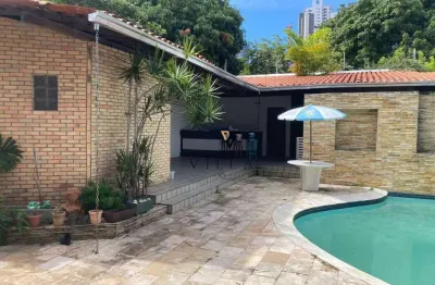 Casa Ampla com 4 dormitórios, 2 salas, cozinha e varanda 570 m² - venda por R$ 2.500.000 ou aluguel por R$ 9.000/mês - Pedro Gondim - João Pessoa/PB