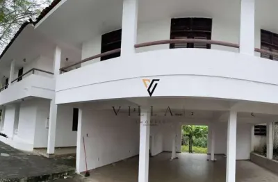 Casa de alto padrão em terreno de esquina | 720m², conforto, sofisticação e espaços para viver bem