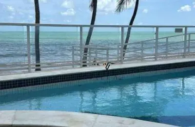 Cobertura reformada de 225m² com 4 quartos – pé na areia no bessa