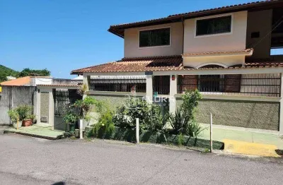 Casa 3 quartos, 1 suíte, terraço com vista prox. entrada de itacoatiara, pronta pra morar!