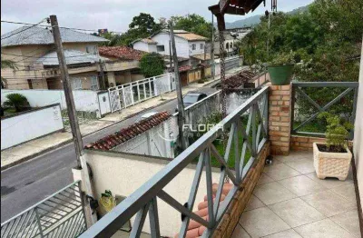 Casa com 3 dormitórios à venda, 133 m² por r$ 790.000,00 - itaipu - niterói/rj