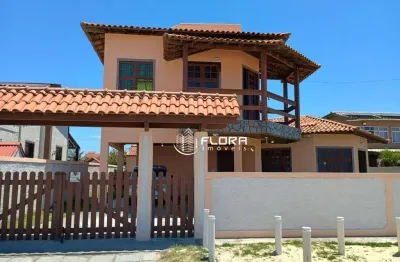 Encantadora casa duplex estilo colonial à beira-mar, à venda por r$ 700.000,  em guaratiba, maricá/rj