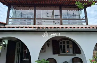 Casa com 4 quartos, sendo 2 suítes, em Condomínio Fechado, Centro, à venda por R$ 980.000,00 - Maricá - RJ