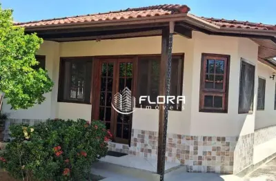 Casa colonial, em condomínio fechado, com 140  m², 3 quartos com 1 suite, à venda por r$ 520.000,00 , maricá - rj