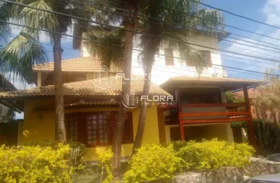 Casa com 3 dormitórios à venda, 600 m² por r$ 2.100.000,00 - piratininga - niterói/rj