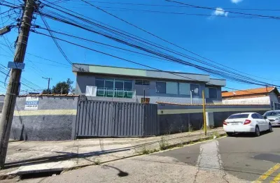 Casa para Venda em Jundiaí, Vila São Paulo, 3 dormitórios, 1 suíte, 2 banheiros, 15 vagas