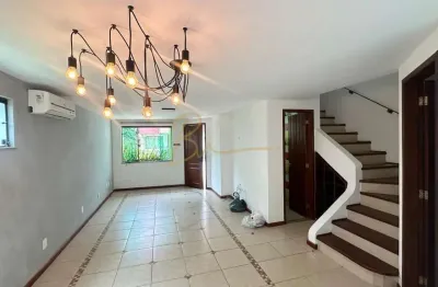 Casa em condomínio para locação em cabo frio, palmeiras, 3 dormitórios, 1 suíte, 4 banheiros, 1 vaga