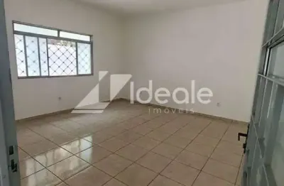 Casa com 2 quartos para alugar na Rua Monterrey, 46, Jardim Califórnia, Cuiabá